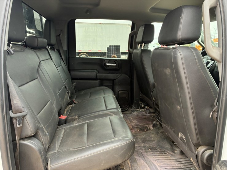2024-chevrolet-silverado-3500hd-image-10