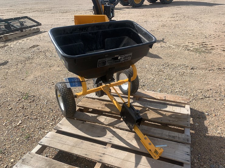 yard-works-spreader-image-2