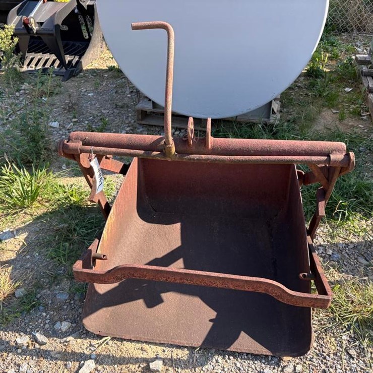 3pt Hitch Dirt Scoop