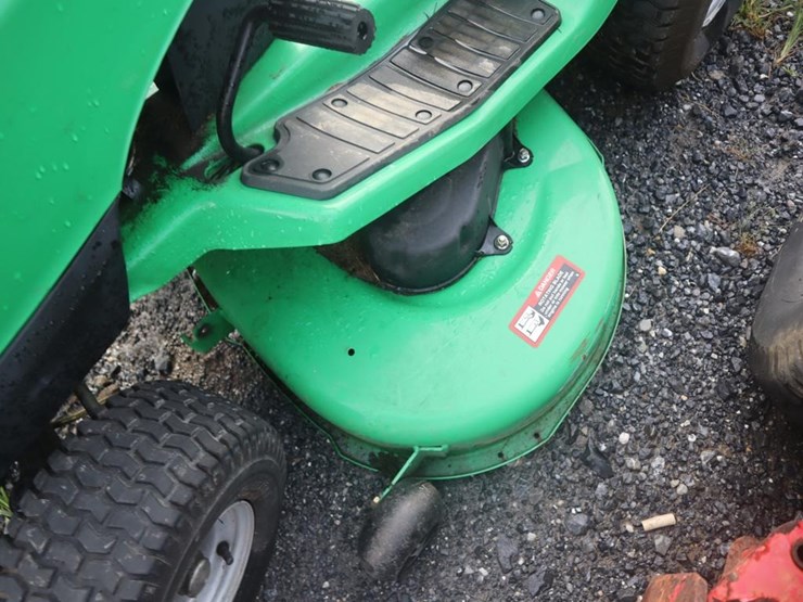 john-deere-sabre-riding-mower-image-12