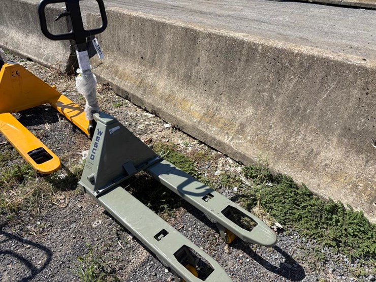 36in-pallet-truck-image-2