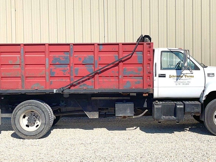 2002-chevrolet-c7500-single-axle-grain-truck-image-4