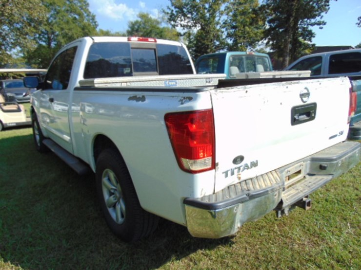 2014-nissan-titan-image-4