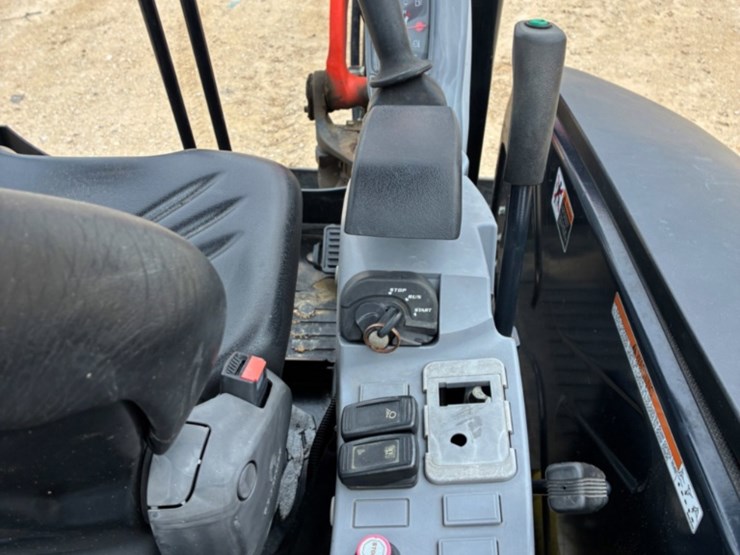 2023-kubota-kx030-4-image-6