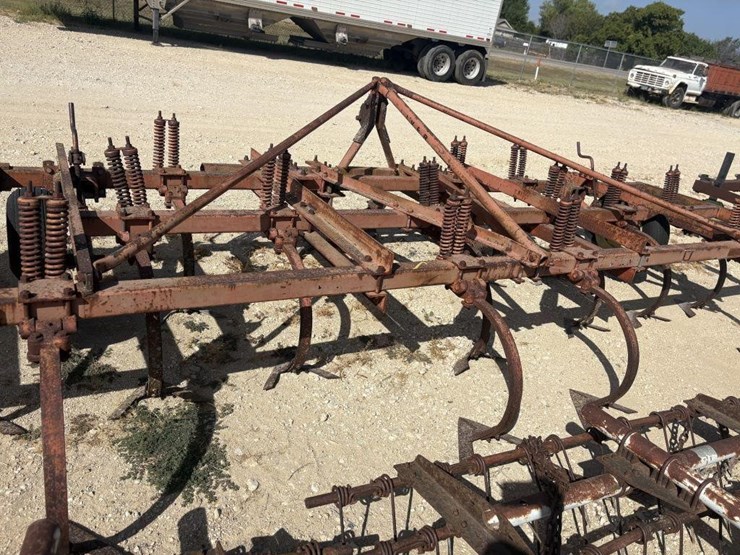 l2---3pt-oliver-chisel-plow-image-6