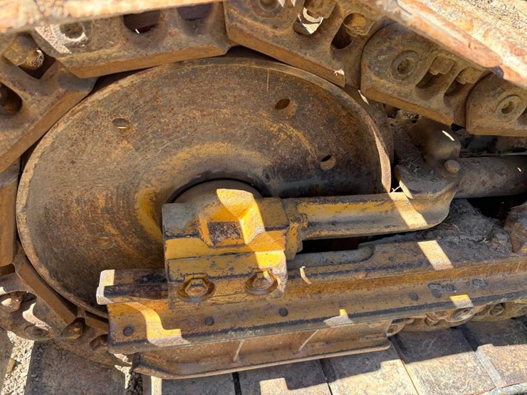 komatsu-d32e-1-image-7