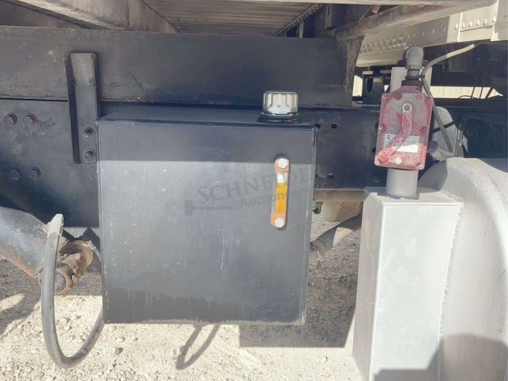 1989-freightliner-tandem-axle-grain-truck-image-23
