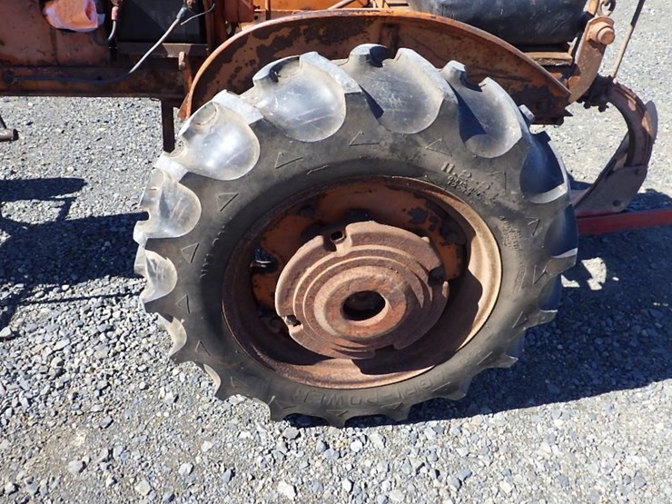 allis-chalmers-b-tractor-image-11