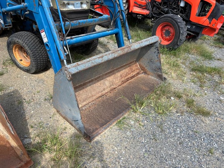 new-holland-7106-image-6