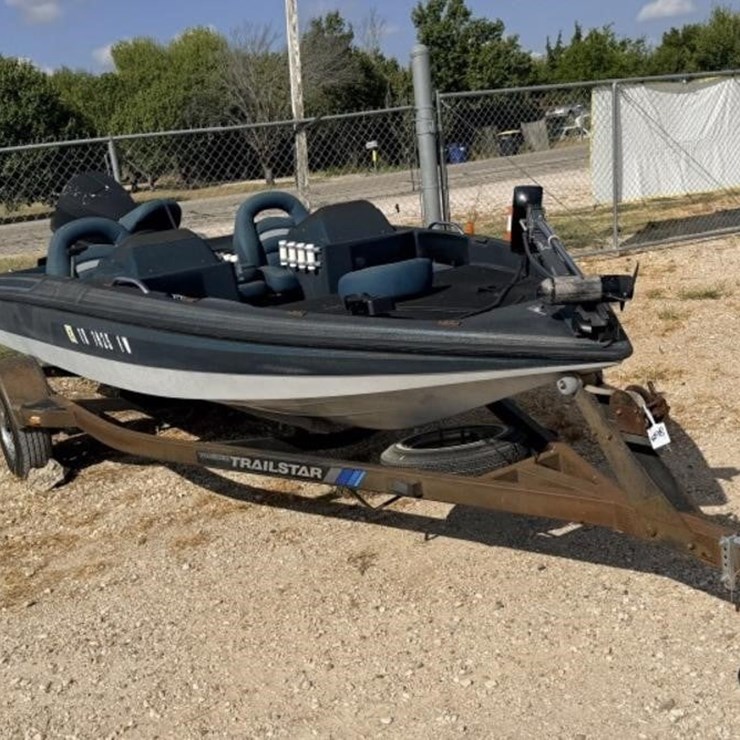 L1 - 1991 Tracker Nitro Boat