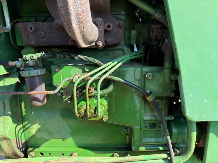 john-deere-1050-image-18