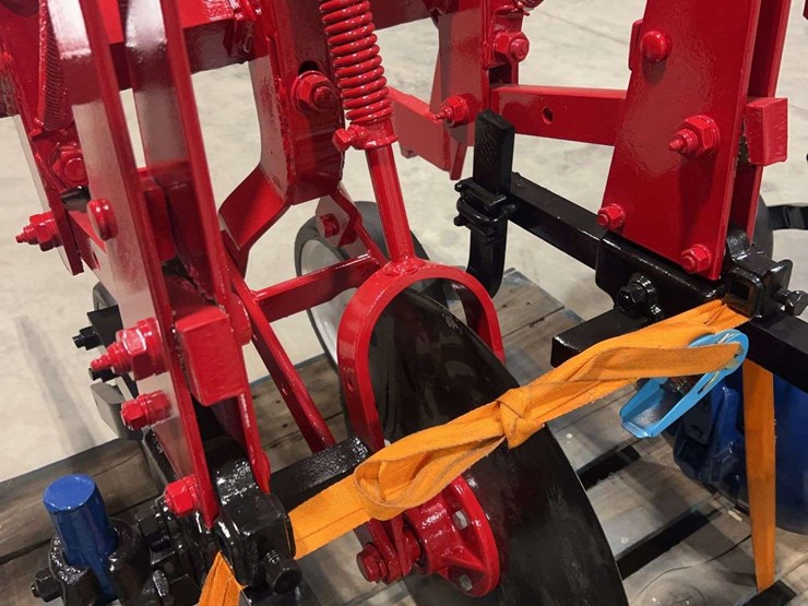 international-harvester-two-row-fast-hitch-hiller-cultivator-image-28