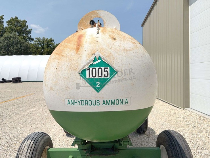 1,000-gallon-anhydrous-wagon-image-13