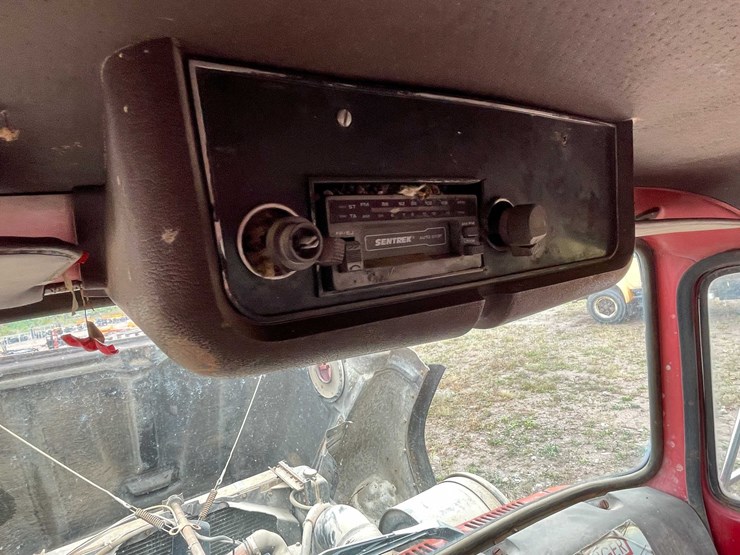 #5049-•-1980-ford-t/a-flatbed-dump-truck-(has-mi-title)-image-107