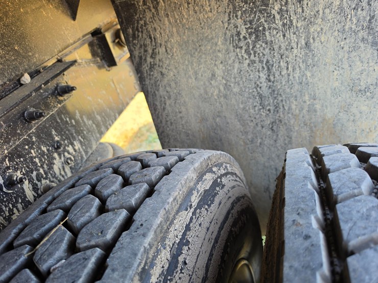 2012-peterbilt-382-image-96