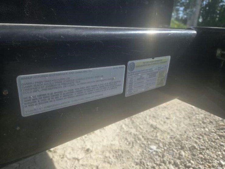 2019-caterpillar-xq230-image-8