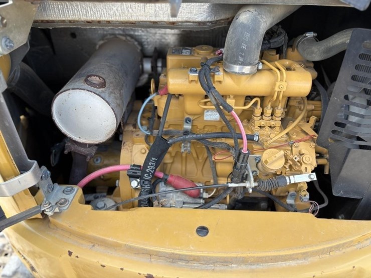 2019-caterpillar-303-image-12