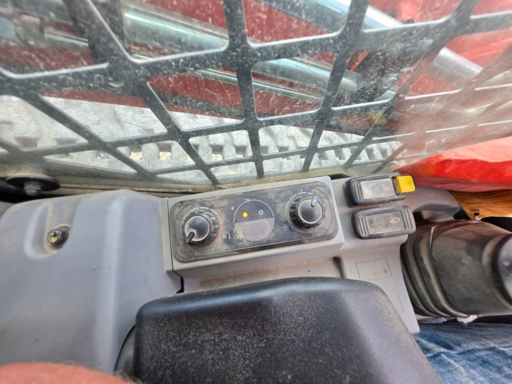 kubota-svl97-3-image-33