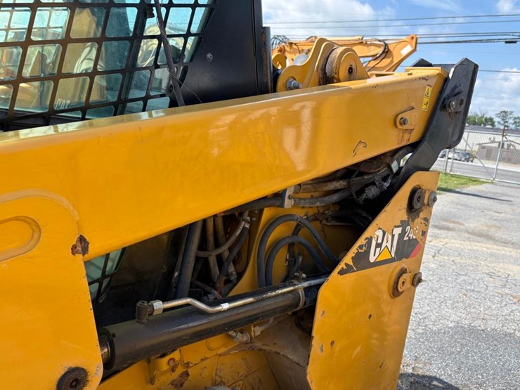 caterpillar-249d-image-13