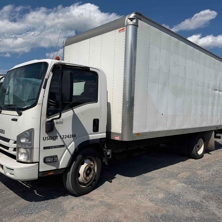 2018 ISUZU NPR HD