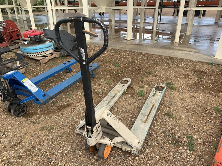 pallet-jack-image-1