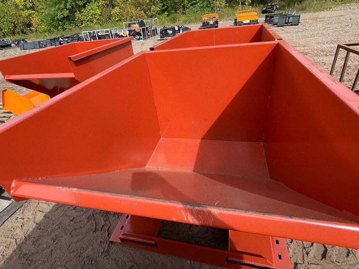 #5075-•-self-dumping-hopper-with-fork-pockets-image-2