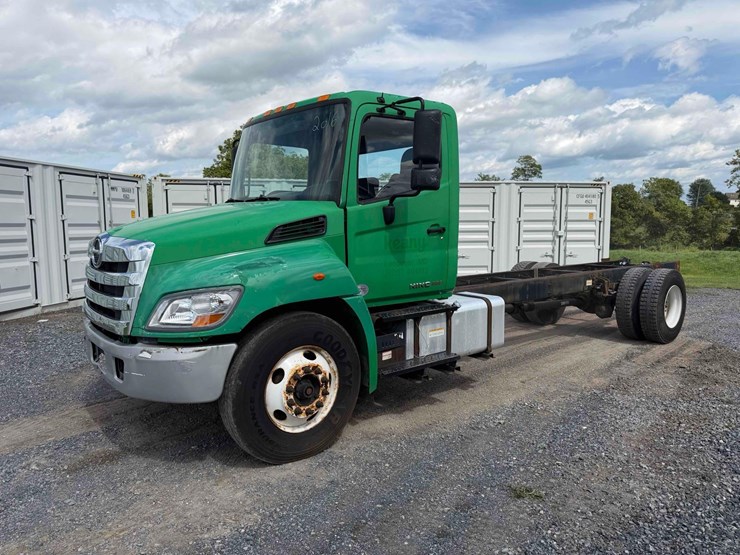 2016-hino-338-image-1