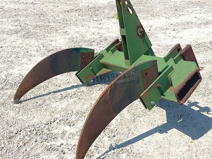 3-shank-3-point-ripper,-shanks-are-approx.-24"-image-5