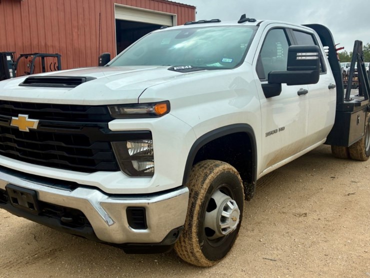 2024-chevrolet-silverado-3500hd-image-1