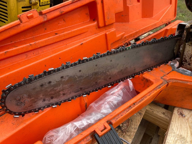 #5402-•-(1)-john-deere-leaf-blower-&-(2)-stihl-chain-saws-image-8