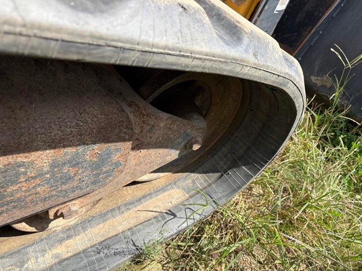 deere-ct332-image-13