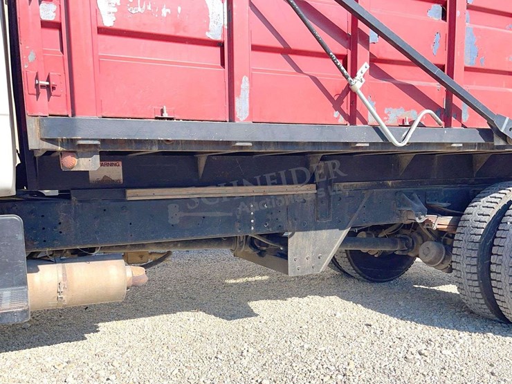 2002-chevrolet-c7500-single-axle-grain-truck-image-70