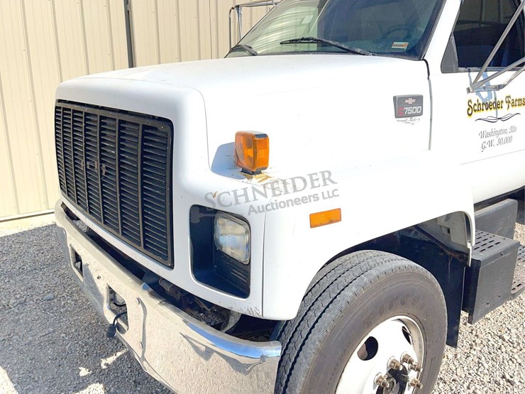 2002-chevrolet-c7500-single-axle-grain-truck-image-77