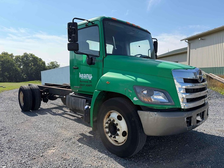 2016-hino-338-image-3