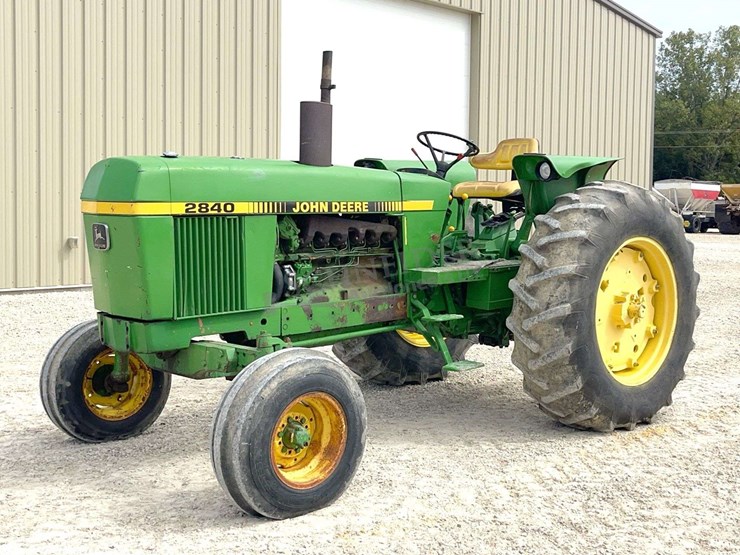 john-deere-2840-image-2