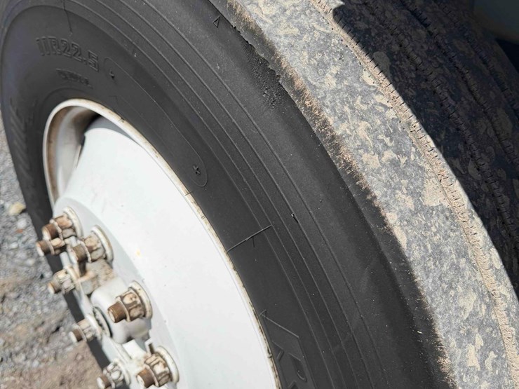 2011-international-4300m7-flat-bed-image-9