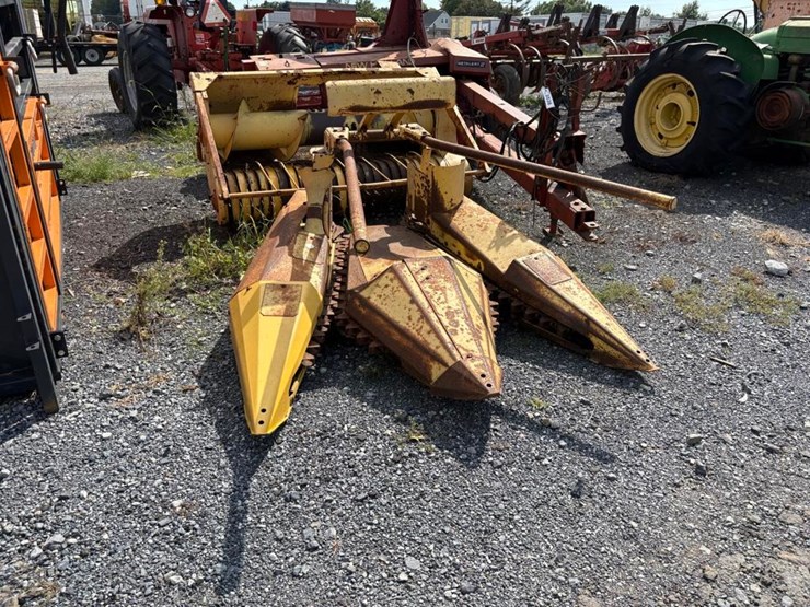 new-holland-782-image-3