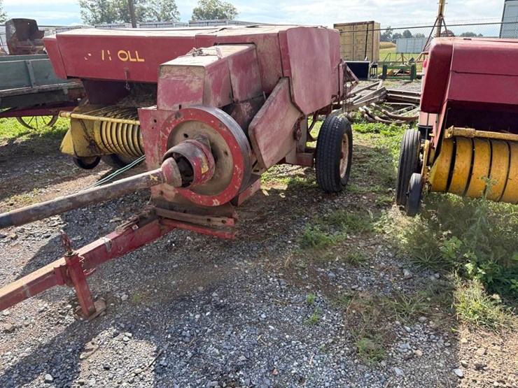 new-holland-275-image-8