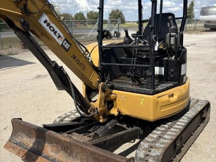 2019-caterpillar-303-image-4