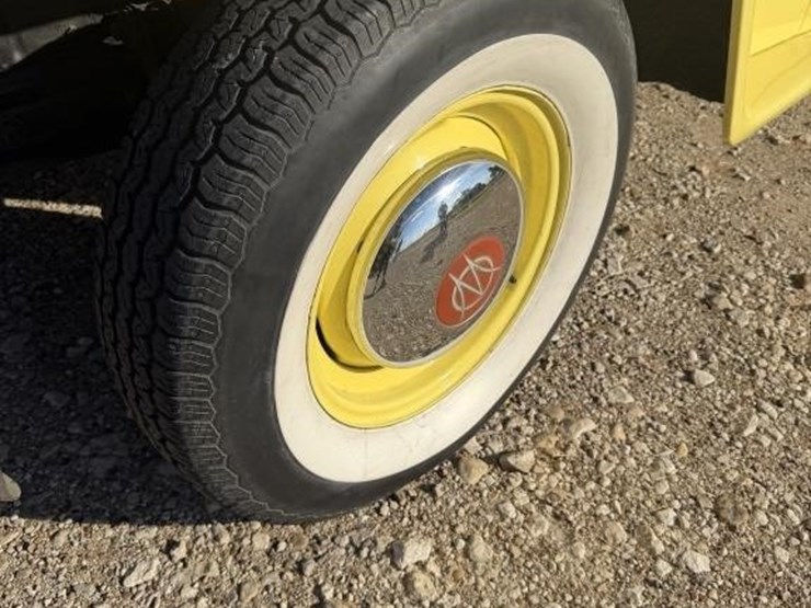offsite--1949-willy's-jeepster-image-3