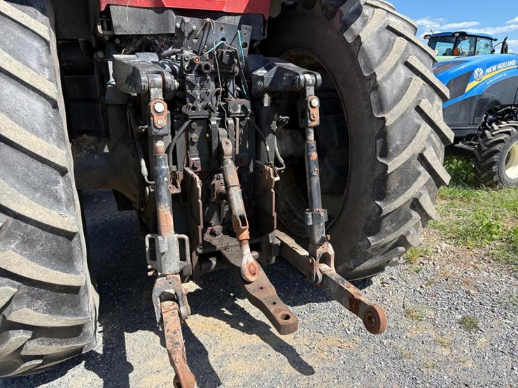 case-ih-magnum-235-image-19
