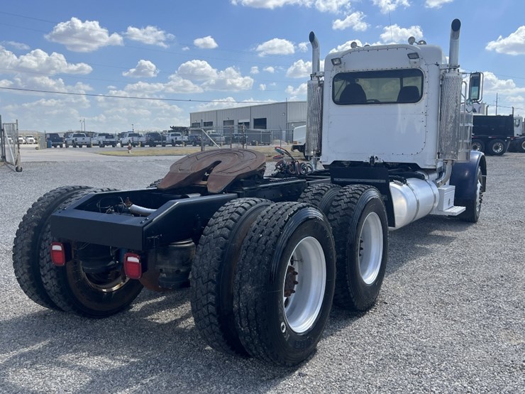 1998-peterbilt-379-image-5