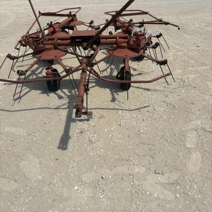NEW HOLLAND 169
