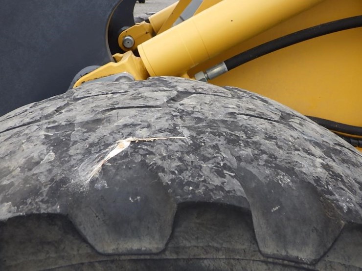 2014-deere-244j-image-15