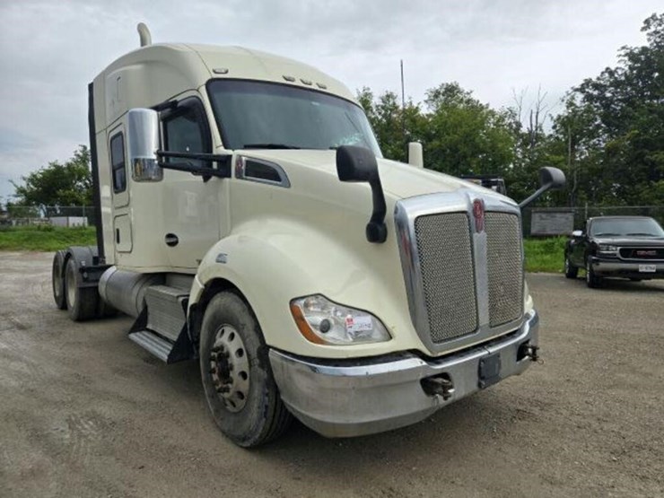 2016-kenworth-t680-image-3