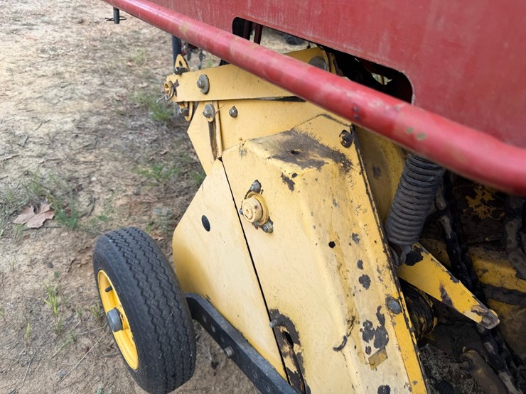 new-holland-br740a-image-22