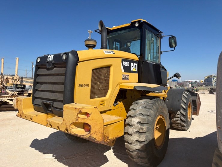 2012-caterpillar-938k-image-9