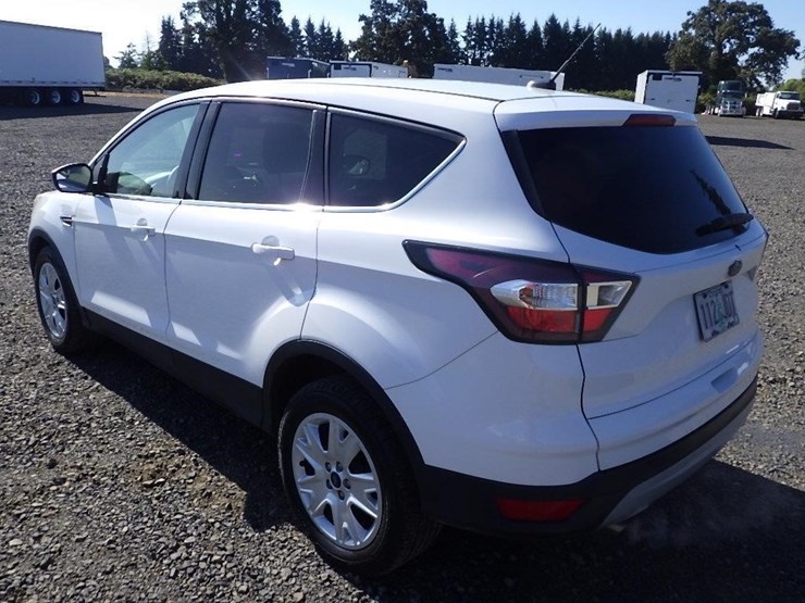 2017-ford-escape-image-3