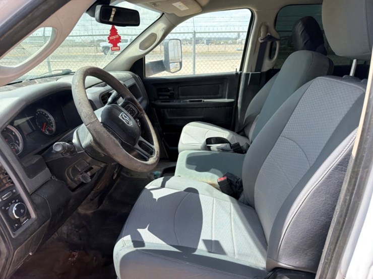2017-dodge-ram-3500-image-9