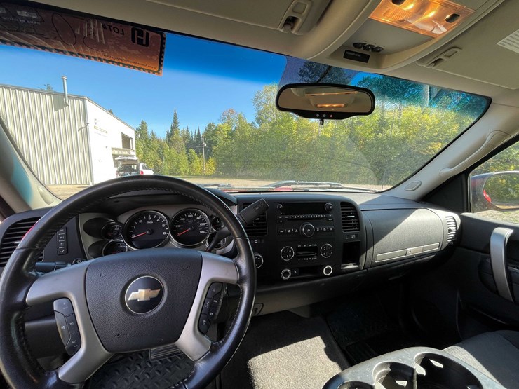 2010-chevrolet-1500-image-70